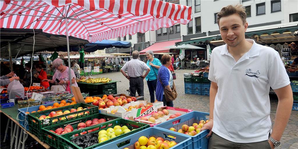 Keine privaten Betreiber – Stadt will Wochenmarkt selbst organisieren Fischhändler Jan Holtmann findet es gut, wenn die Stadt wieder den Markt übernimmt.