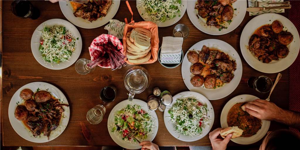 Weihnachten mit Vegetariern: Was kommt auf den Tisch? An Weihnachten kommen viele Geschmäcker zusammen.