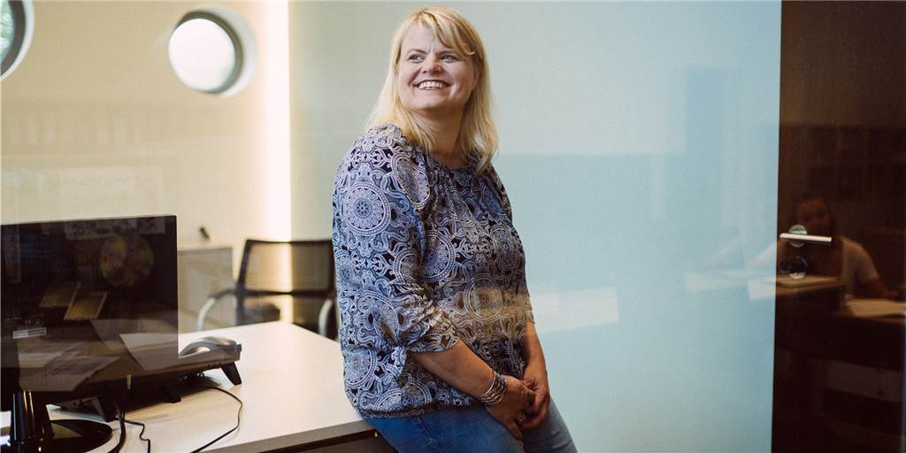 Pflege-Guide Manuela Pieniak hilft Kollegen, die Angehörige pflegen Manuela Pieniak widmet sich ihrer Aufgabe mit viel Leidenschaft