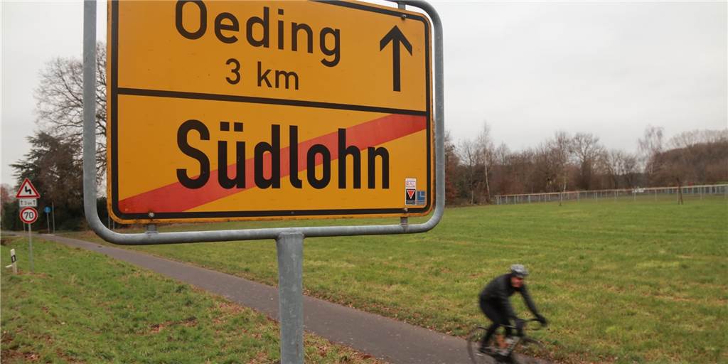 Fahrradfreundliche Gemeinde? Südlohn hält sich selbst den Spiegel vor Die Gemeinde Südlohn soll sich um eine Mitgliedschaft in der Arbeitsgemeinschaft fußgänger- und fahrradfreundlicher Städte, Gemeinden und Kreise in NRW (AGFS) bewerben.