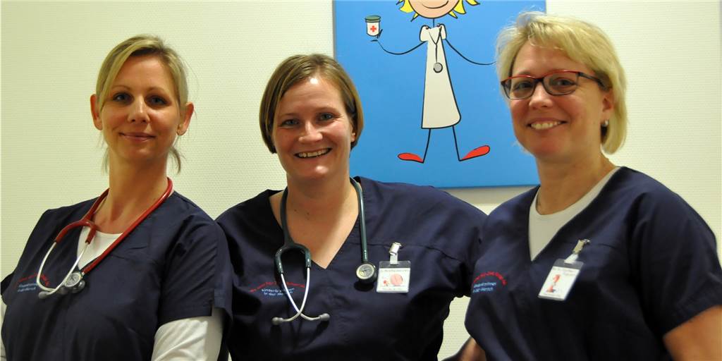 Am Samstag, 18. Dezember, wollen die Kinderärztinnen von der Praxis in der Mersch 100 Kinder impfen. Dr. Christiane Ruppert (r.) mahnt zur Geduld.