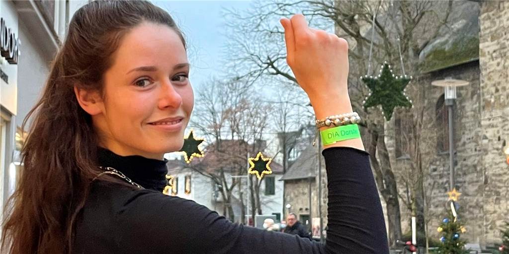 Bändchen sollen 2G-Kontrollen in Innenstadt von Dorsten erleichtern Bändchen sollen 2G-Kontrollen in Innenstadt von Dorsten erleichtern