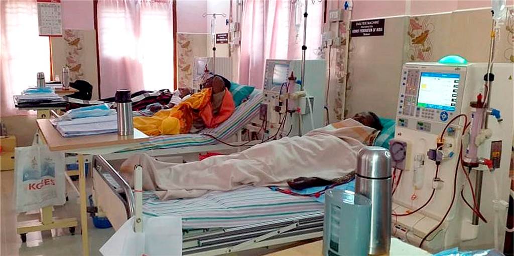 Corona: Krankenhaus in Indien soll Sauerstoff aus der Luft produzieren Durch die Corona-Krise müssen immer mehr Patienten im Morning-Star-Krankenhaus an Beatmungsgeräte angeschlossen werden.