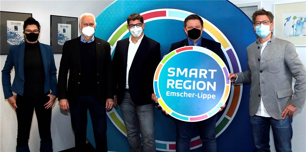 Vorreiter in Sachen Digitalisierung: GIS Consult in Haltern Diemar Hauling, Geschäftsführer der GIS Consult GmbH, begrüßte Vertreter der Stadt und der WIN Emscher Lippe im Betrieb am Schultenbusch, v.l.: Natalie Schulz, Bernd Groß, Dietmar Hauling, Andreas Stegemann, Daniel Spitzenberger.