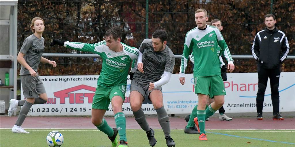 Taktikumstellung des SV Bausenhagen greift gegen Westfalia Wethmar II Die U23 von Westfalia Wethmar und der SV Bausenhagen lieferten sich ein enges Duell.
