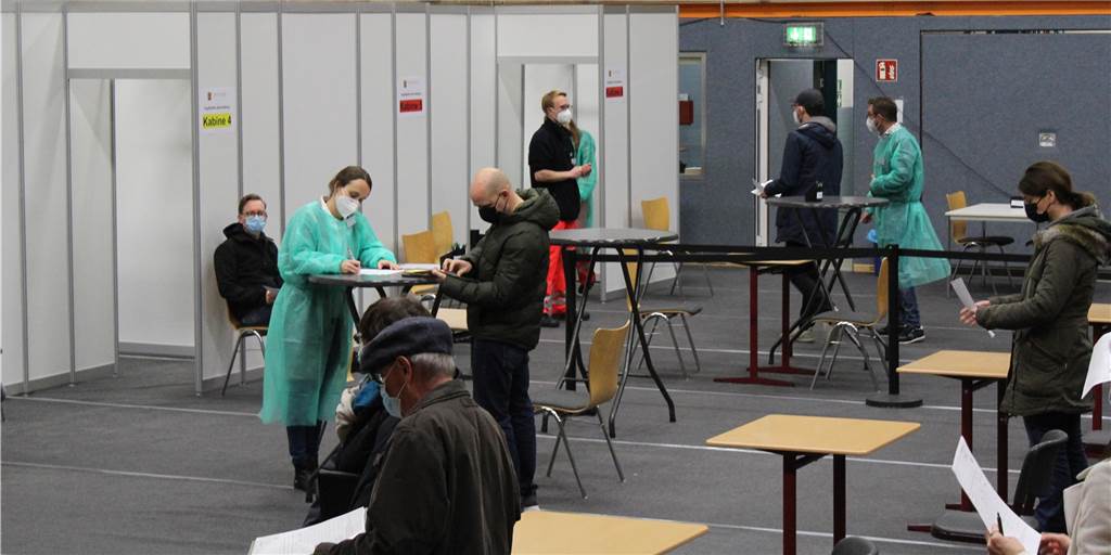 Hunderte freie Impftermine im Kreis Coesfeld machen DRK wenig Sorge Beim zweiten Advents-Impfen am Wochenende in Ascheberg sind Hunderte Termine frei geblieben.