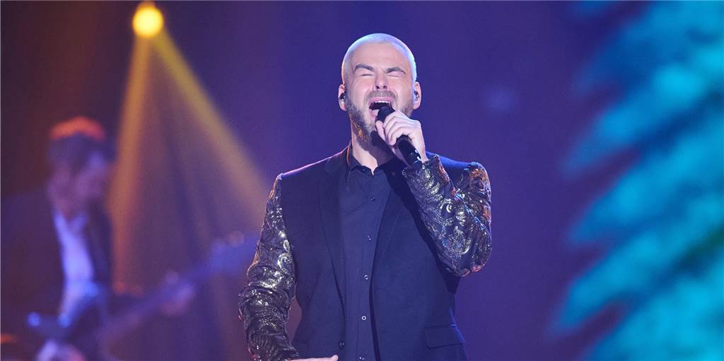 „The Voice of Germany“ - Dortmunder im Gesangsduell mit knappem Ergebnis Sascha Salvati aus Dortmund überzeugte beim Halbfinale von „The Voice of Germany“ mit seiner Version von „When You Believe“ von Whitney Houston und Mariah Carey