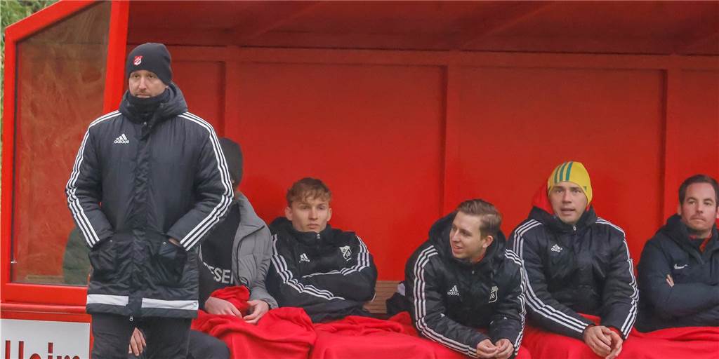 Nach Platzverweis für einen Dortmunder Spielertrainer: Darf er Sonntag coachen? Nach Platzverweis für einen Dortmunder Spielertrainer: Darf er Sonntag coachen?