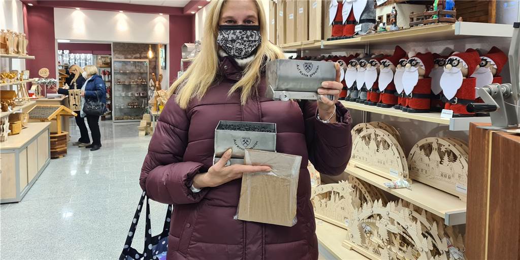 Wie drei Castroper Läden von Billigmieten in der Altstadt profitieren Stephanie Möbius, eine glückliche Kundin im Castroper Knastladen: Den Shop gibt es nur, weil es ein Förderprogramm gibt. Das ermöglicht Geschäftsleuten einen günstigen Einstieg für zwei Jahre.