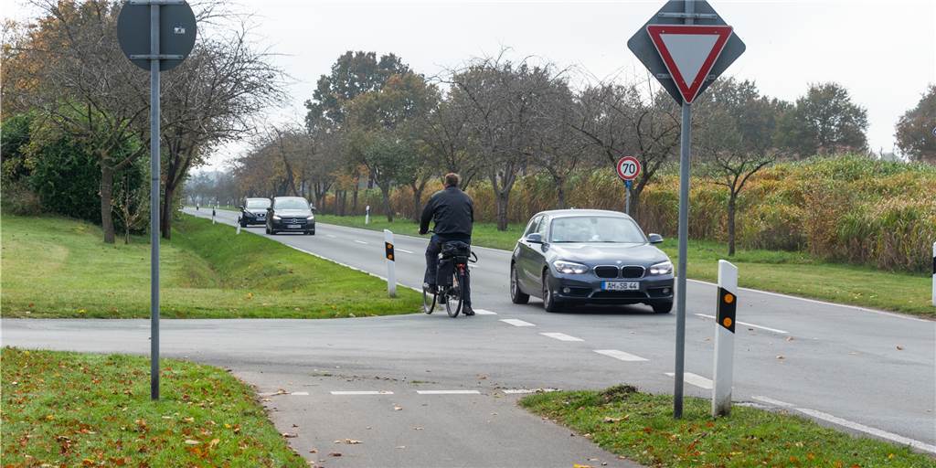 Ellewick: Lücke im Radweg an viel befahrener Straße wird geschlossen Hier soll ein Weg für Radfahrer und Fußgänger an der viel befahrenen K41 entstehen.