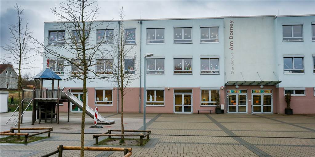 Dortmunder Schule wegen Corona geschlossen: Stadt nennt Infizierten-Zahl Wegen zahlreicher Corona-Fälle ist die Dortmunder Grundschule bis einschließlich 21. Dezember geschlossen.