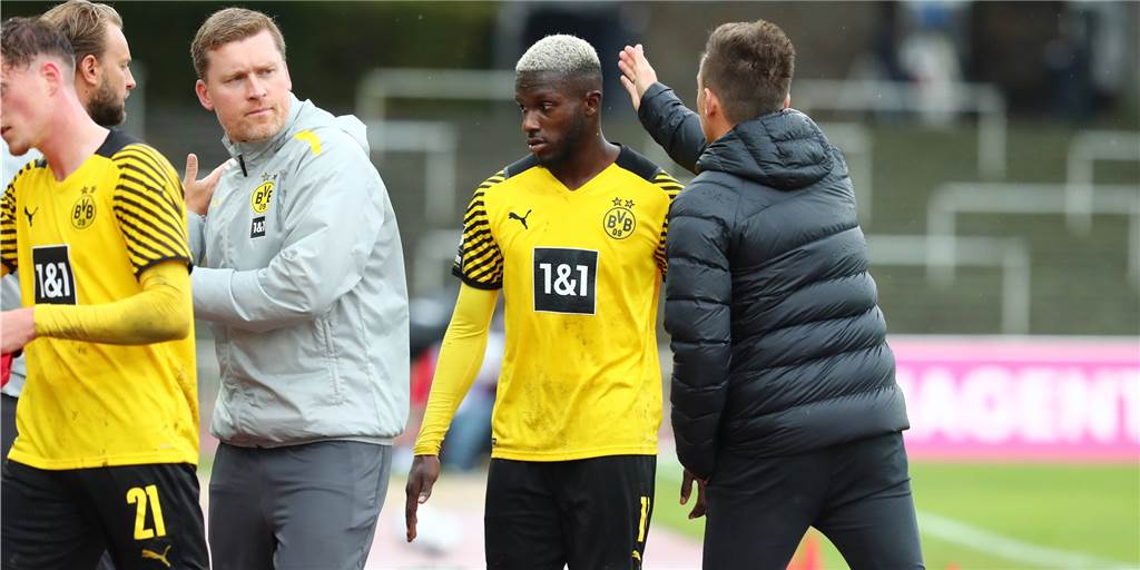 Tachie-Sperre schmerzt BVB-U23 - Kraftakt gegen Zwickau zum Jahresabschluss Tachie-Sperre schmerzt BVB-U23 - Kraftakt gegen Zwickau zum Jahresabschluss