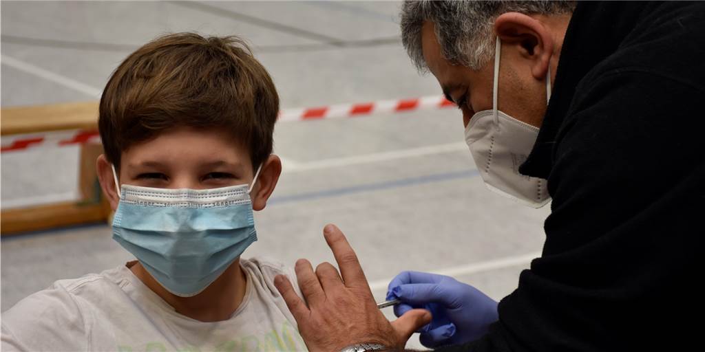 Danke liebe Kinder, ihr habt den Ernst der Corona-Lage verstanden! Tom aus Vreden ist ein wahrer Held für mich. Er hat nicht gezögert und sich als einer der ersten Kinder in Ahaus impfen lassen.