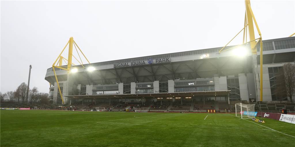 BVB: Zwickau-Fans stürmen den Gästeblock im Stadion Rote Erde – Verletzte und Strafanzeigen BVB: Zwickau-Fans stürmen den Gästeblock im Stadion Rote Erde – Verletzte und Strafanzeigen