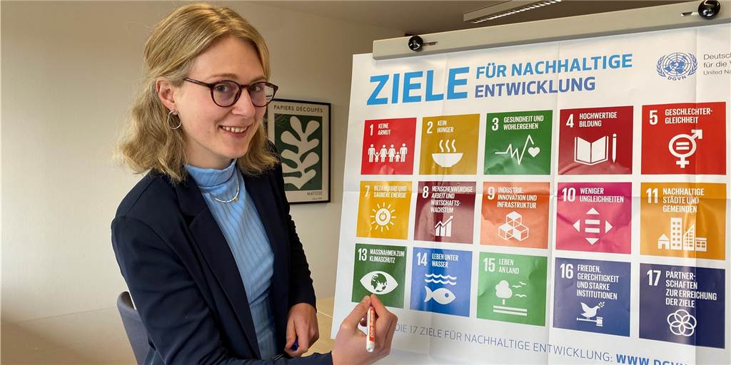 Alle freien Stellen im Rathaus nachbesetzt, Gemeinde muss aber weiter „kämpfen" Mit der Klimaschutzmanagerin Pauline Thesing wurde eine neue Stabsstelle geschaffen. Auch durch diese Entwicklungen würde der Personalaufwand im Oedinger Rathaus in den kommenden Jahren steigen. Die Gemeinde Südlohn hält dafür Förderprogramme und die interkommunale Zusammenarbeit im Blick.