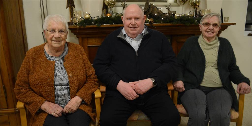 Den Heiligen Abend verbringen sie bei ihrer zweiten Familie Freuen sich auf Weihnachten in der Hausgemeinschaft 1 (v. l. n. r.): Ursula Hagedorn, Norbert Wensing und Hedwig Niehoff.