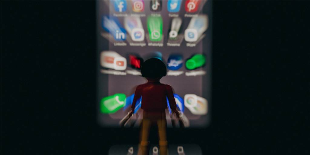 Einige Castrop-Rauxeler haben Zigtausend Fans und Follower im Internet Wer ist in Social Media besonders erfolgreich? In Castrop-Rauxel gibt es Promis und Influencer, aber auch Geheim-Tipps.