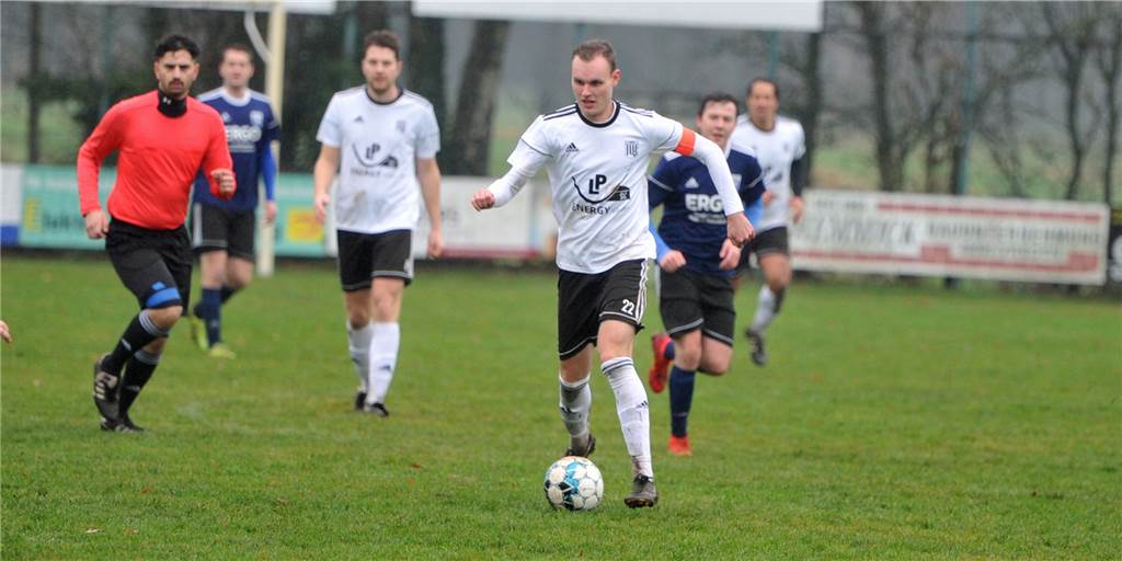 Der B-Liga-Bomber: Steffen Koppers bleibt auch nach 22 Toren entspannt Kapitän, Führungsspiele rund bester Torjäger: Beim FC Vreden wissen sie, was sie an Steffen Koppers haben.