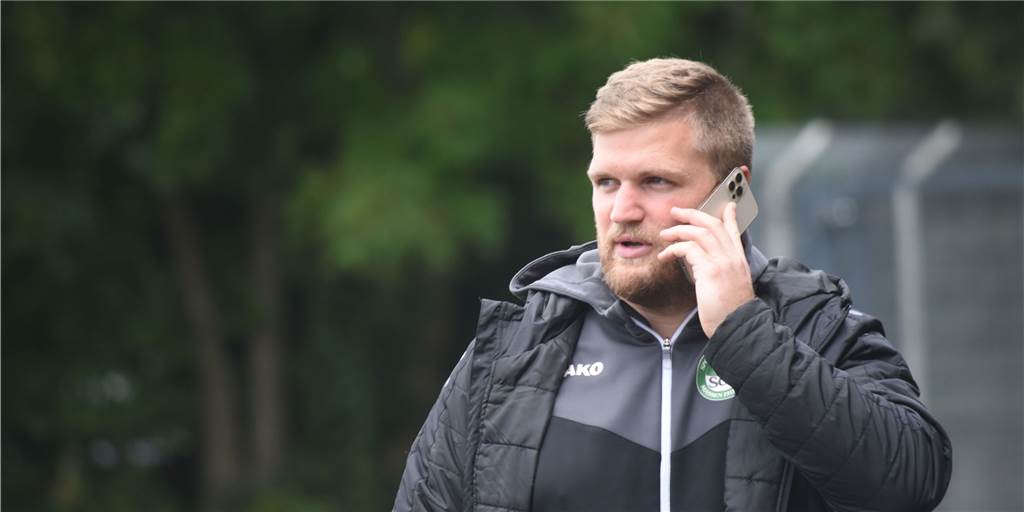 „Das tut uns richtig weh“ - SG Massens Fußballchef hadert mit Abgang, Verstärkung im Anmarsch SG Massens Abteilungsleiter Fußball, Roman Spielfeld, kündigt zwei weitere Neuzugänge für den Winter an - beide für die Offensive.