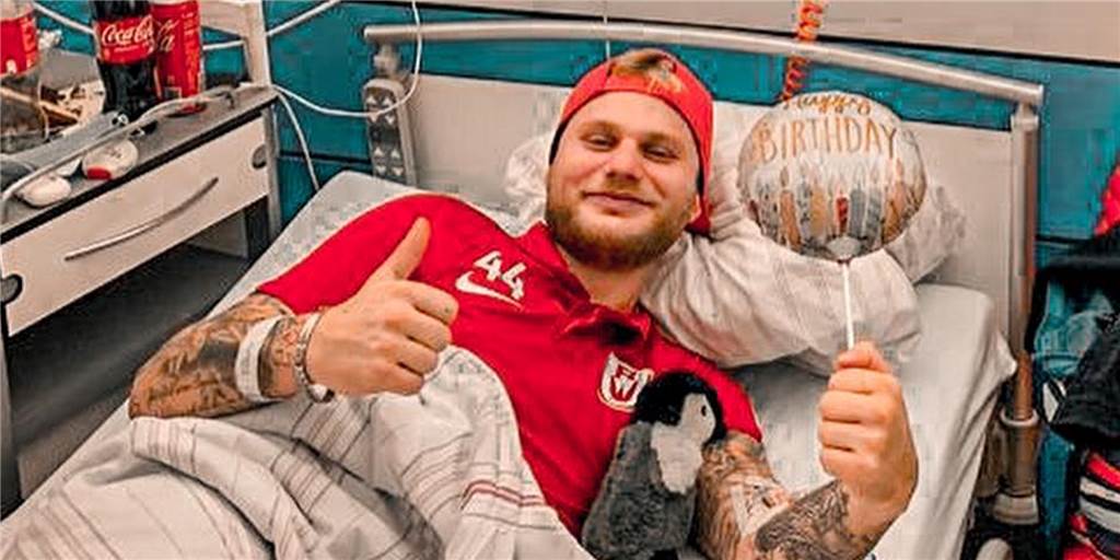 Waden- und Schienbeinbrüche bescheren RW Unna den Treffpunkt Klinikum Nilsen Pott von RW Unna hütete zuletzt im Klinikum Unna das Krankenbett, ist aber pünktlich zu Weihnachten entlassen worden.