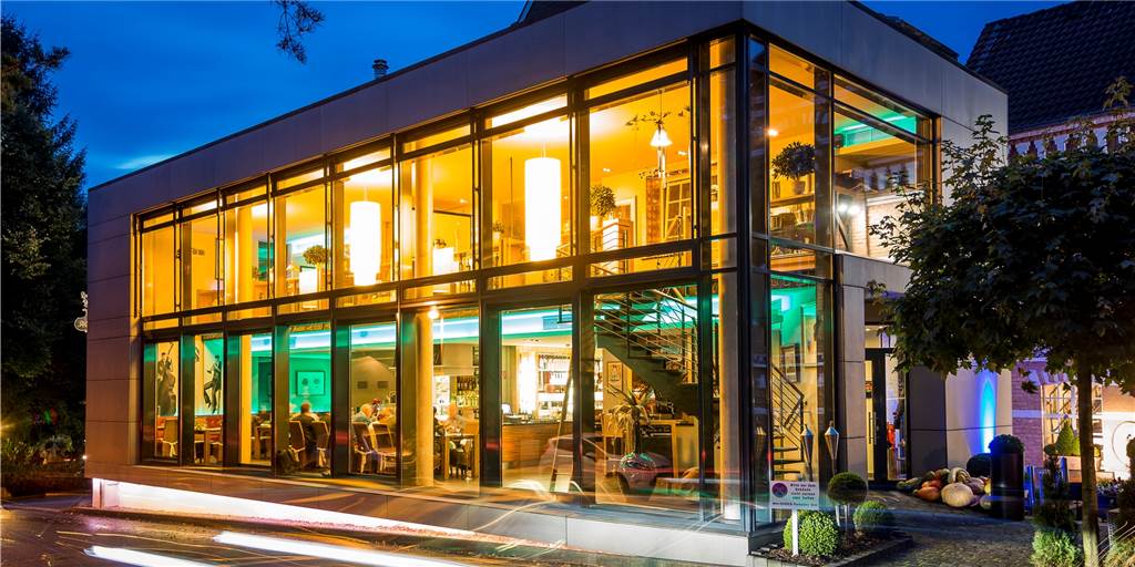 Restaurant bietet spektakuläres Ambiente und selbstgebrannten Whiskey Restaurant bietet spektakuläres Ambiente und selbstgebrannten Whiskey