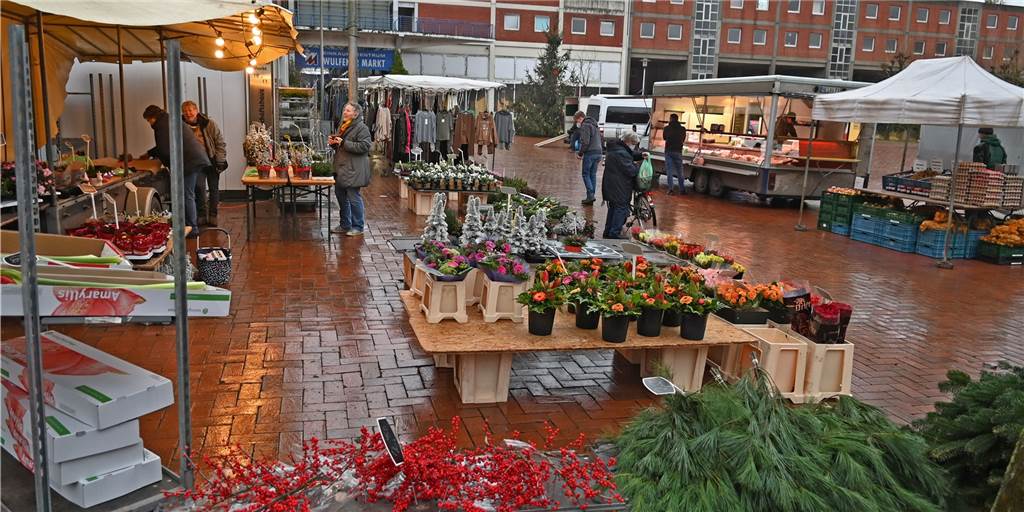 Entrümpelung und Gebäudeabriss: Was wird aus dem Wulfener Wochenmarkt? Der Wochenmarkt in Barkenberg soll möglichst auch während der künftigen Abrissarbeiten am bisherigen Standort bleiben.