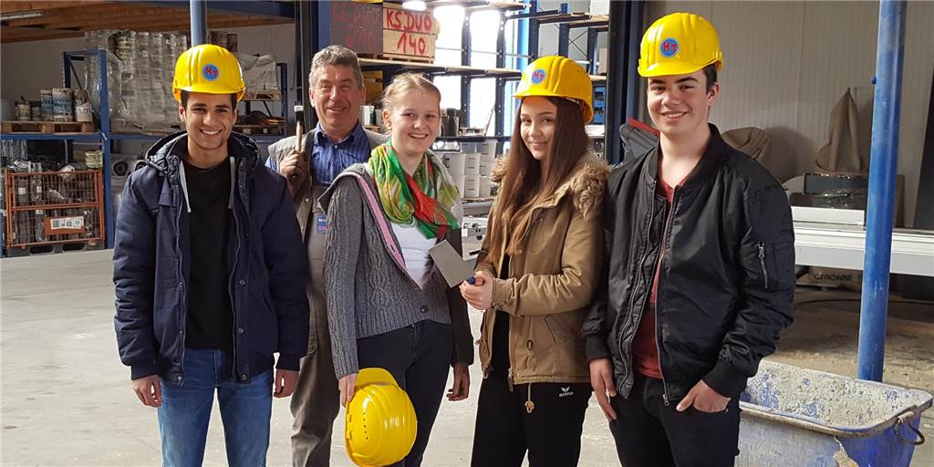 „Aufwind 2022“ ausgebucht: Arbeitskreis plant und „bleibt positiv“ Rund 50 Unternehmen wollen bei der kommenden Wirtschaftsschau ihre Ausbildungsangebote vorstellen. Die „duale Ausbildung“ bildet einen besonderen Schwerpunkt Anfang April.