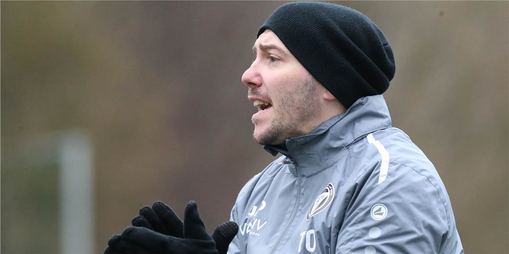 TuS-Trainer: „Das werde ich nie als Alibi nehmen“ - Die Gründe für Platz 19 Timo Ostdorf, Trainer des TuS Haltern am See, spricht über die bisherige Saison in der Oberliga und versucht zu erklären, warum der TuS mitten im Abstiegskampf steckt.