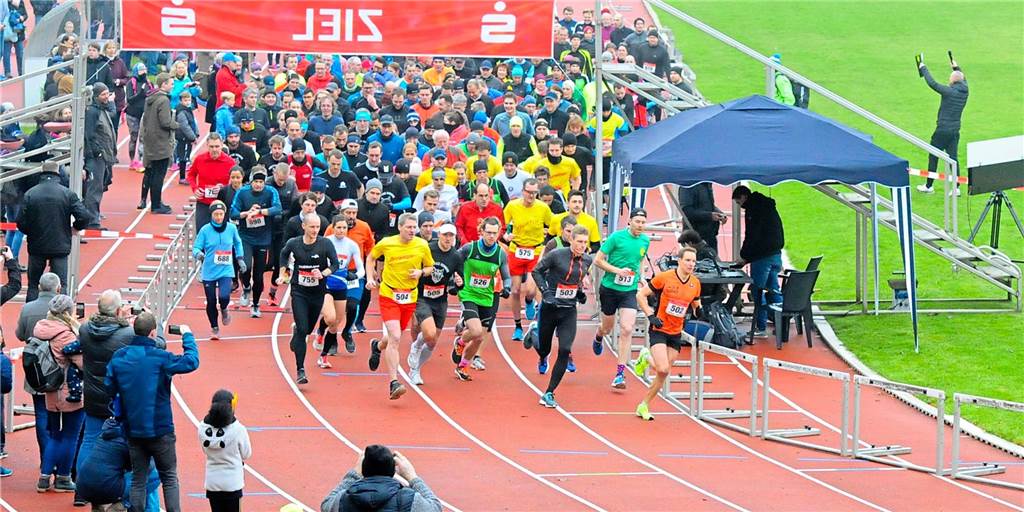 Recklinghäuser Silvesterlauf soll stattfinden - mit mehreren Einschränkungen Einen Massenstart wie in früheren Jahren soll es beim Silvesterlauf 2021 im Stadion Hohenhorst nur bedingt geben.