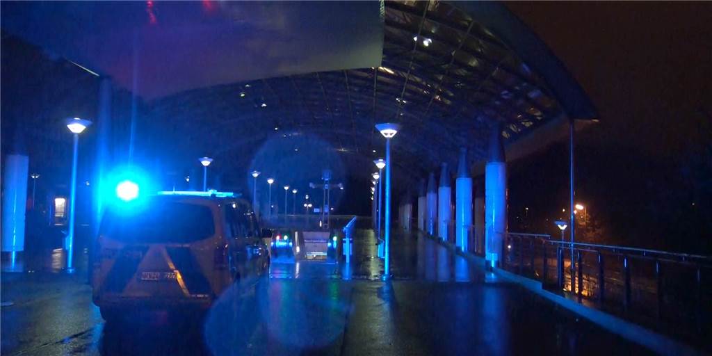 Video zeigt Polizeieinsatz in der U-Bahnhaltestelle Westfalenhallen Video zeigt Polizeieinsatz in der U-Bahnhaltestelle Westfalenhallen