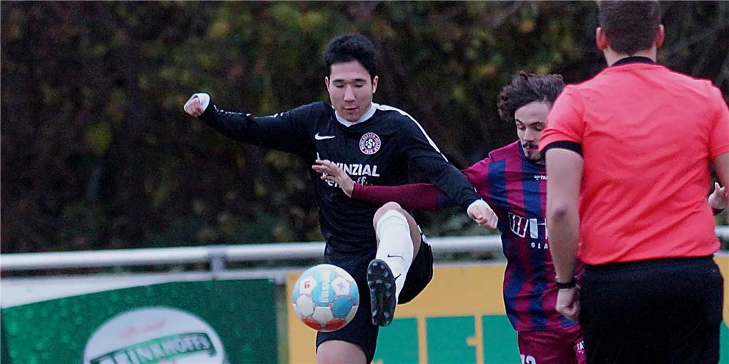 Neuer Klub bekannt: Mühlhausener Offensiv-Duo wechselt zum direkten Mitkonkurrenten Christopher Johannes Simon (links) hat sich beim SSV Mühlhausen abgemeldet und wechselt zu einem anderen Verein.