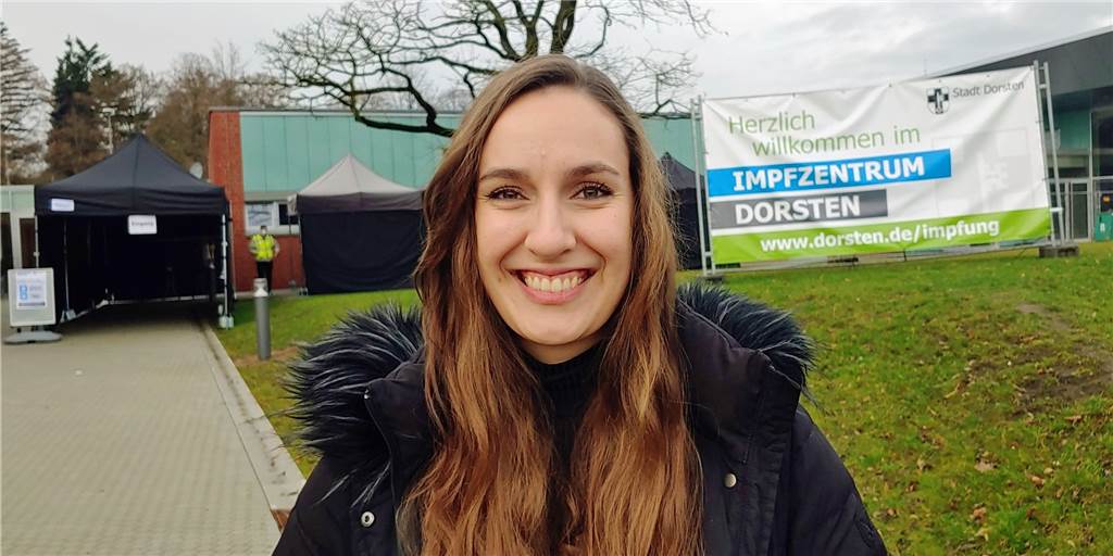 Ein Monat Impfzentrum in Dorsten: Was Besucher sagen und das Gästebuch verrät Aila Banach besuchte über Weihnachten ihre Eltern in Dorsten und ließ sich bei der Gelegenheit im Impfzentrum immunisieren.