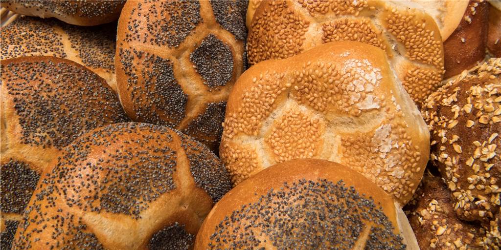 In diesen Heeker Bäckereien gibt es an Silvester frische Brötchen Die Bäckereien in Heek haben an Silvester verkürzte Öffnungszeiten. Wir verraten in diesem Artikel wo man frische Brötchen bekommt.