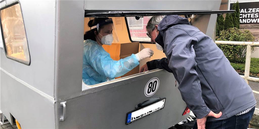 Wohnwagen und Fitness-Studio: Besondere Teststellen im Dortmunder Westen Seit neuestem wird in beziehungsweise an einem uralten Wohnwagen getestet. Die Nachfrage ist riesig.