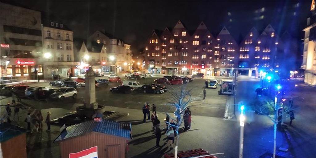 Wie die Polizei die Corona-„Spaziergänge“ in Castrop-Rauxel einschätzt Am Montag (4.1.) trafen sich wieder "Spaziergänger" in der Castroper Altstadt.