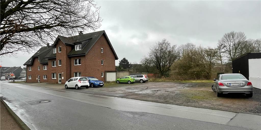 Neuer Wohnraum für Kirchhellen: Hier soll bald gebaut werden Das Grundstück ist nur von der Holthauser Straße aus zu erreichen. Ein Zugang von der Bottroper Straße ist nicht realisierbar.