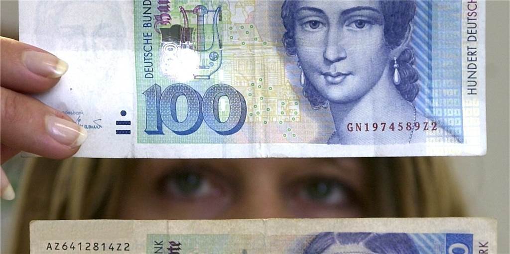 20 Jahre Euro: Lüner Bank nimmt immer noch D-Mark an 20 Jahre Euro: Lüner Bank nimmt immer noch D-Mark an