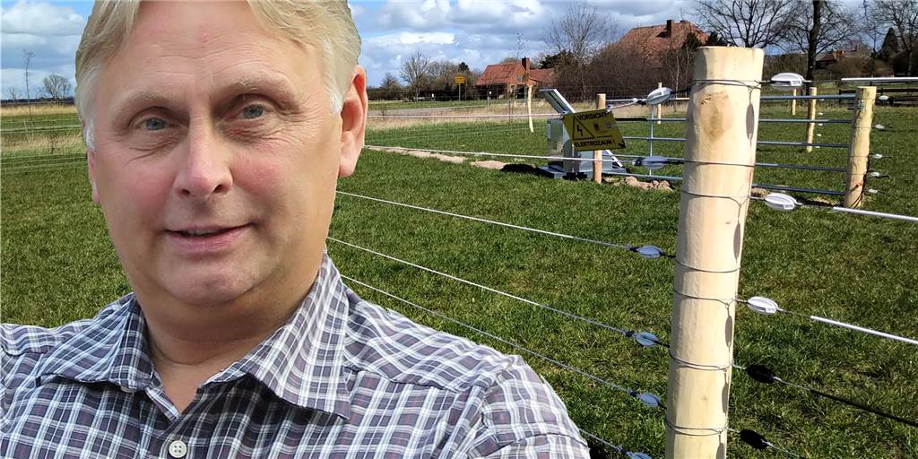 Wolfsgebiet: Kopfschütteln über Zaunvorgaben für Pferdehalter Jürgen Höchst von der AG Wolf kann die Vorgaben für wolfsabweisende Zäune von Kleinpferden nicht nachvollziehen.
