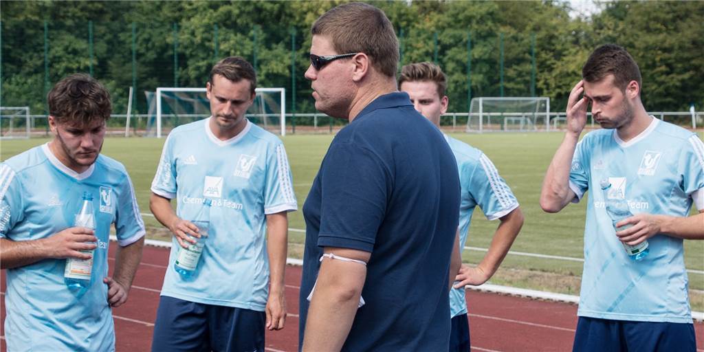 Sythens erster Sommer-Neuzugang ist schon da - und mit einem Mitspieler verwandt Sythens Trainer Dennis Schulz bekommt im kommenden Sommer Verstärkung für sein Team.