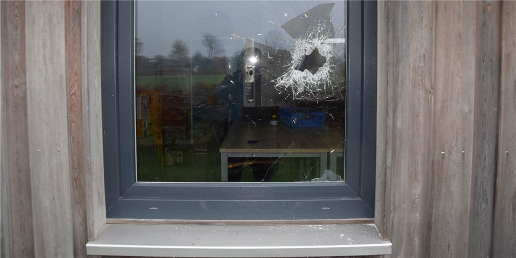 Schon der zweite Einbruch bei den Grenzfliegern – und wieder keine Beute Die Einbrecher stiegen durch das Fenster in das Vereinsheim ein.
