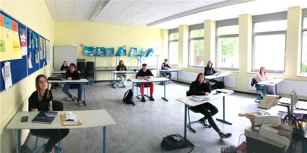 Spitzenreiterin aus Unna: Jede zehnte Schulstunde fällt aus Dass an der Peter-Weiss-Gesamtschule in Unna derzeit kaum etwas wie vor der Pandemie läuft, hätte vermutlich niemand erwartet. Doch Zahlen des Landes zeigen auf, dass an der PWG schon im Schuljahr vor Corona jede zehnte Stunde ausgefallen ist.
