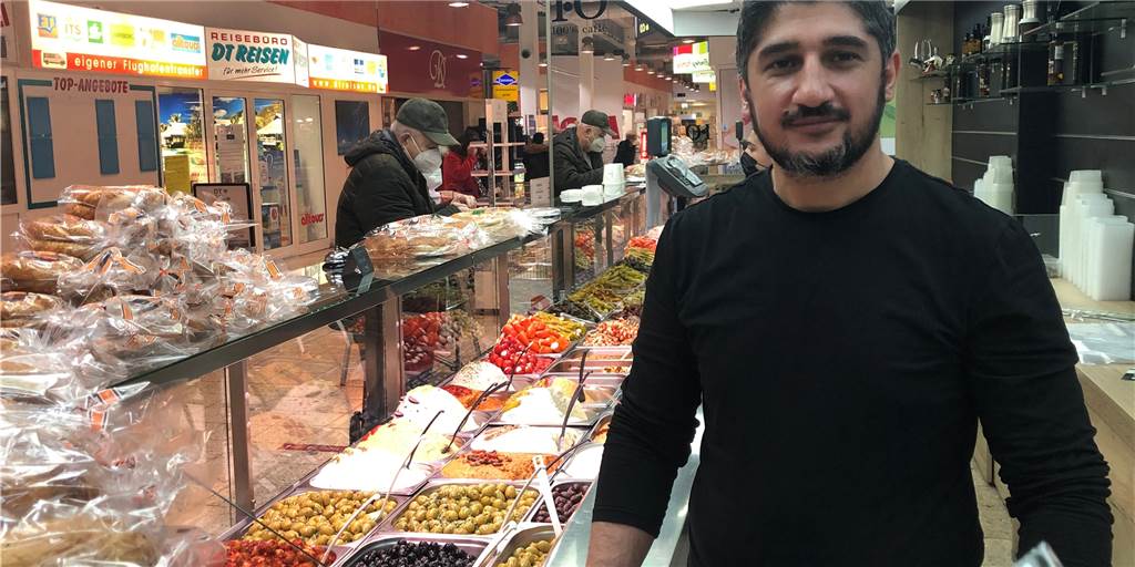 Viele Jahre hat Kaddafi Tasdemir mediterrane Feinkost in seinem Ladenlokal im Real verkauft.
