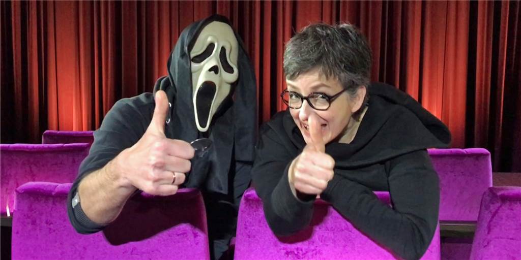 Kinovorschau zu „Scream 5“: Tötet Ghostface diesmal mit einem Löffel? Jutta und Wido Wagner vom Capitol Cinema Center in Werne erklären in der Kinovorschau, was die Besucher von "Scream 5" erwartet.