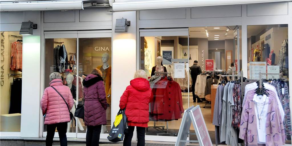 Gina Laura nennt Zeitraum für Schließung: Neues Geschäft soll folgen Nachdem die Nachricht von der Filialschließung bekannt wurde, herrschte reger Kundenbetrieb bei Gina Laura an der Hüsingstraße.