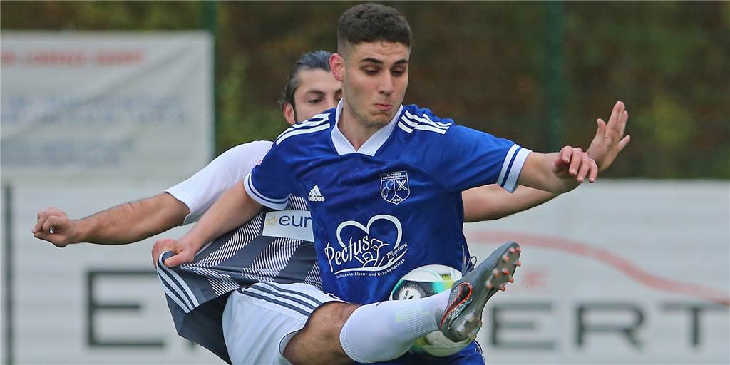 Ungewöhnlicher Gradmesser für Wacker Obercastrop: Gäste aus der Kreisliga B Kurzfristig bekommen der SV Wacker Obercastrop und Kenan Kastali (vorn) Besuch in der Erin-Kampfbahn – für ein Testspiel. Es kommt der RSV Holthausen aus Herne.
