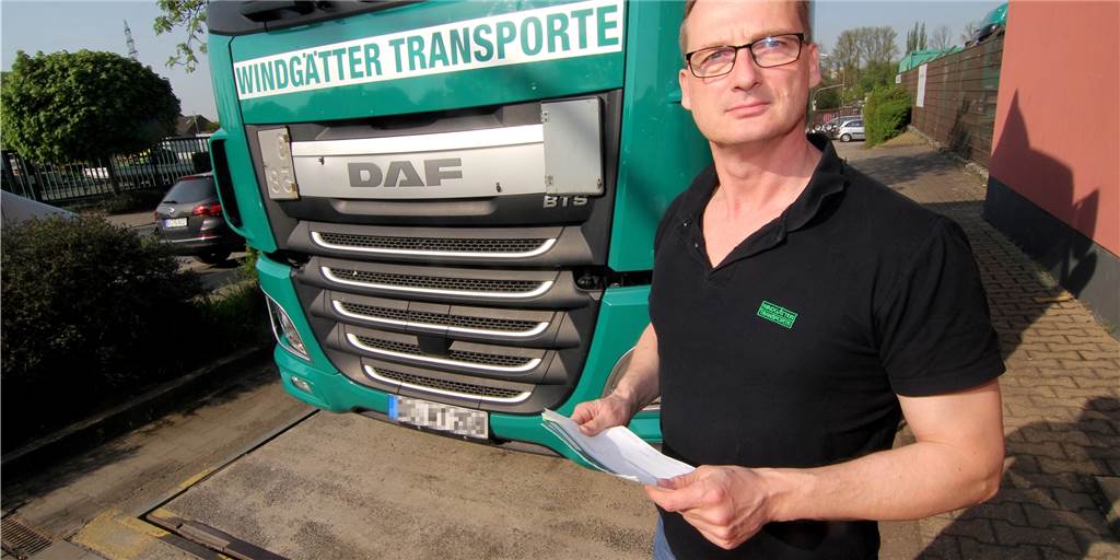 A45 jahrelang gesperrt - IHK sagt: Das kostet die Region Arbeitsplätze und Geld Für Stefan Windgätter als Dortmunder Transportunternehmer und Vorstandsmitglied im Verband für Verkehrswirtschaft und Logistik ist die dauerhafte Sperrung der A45 „eine Vollkatastrophe“.