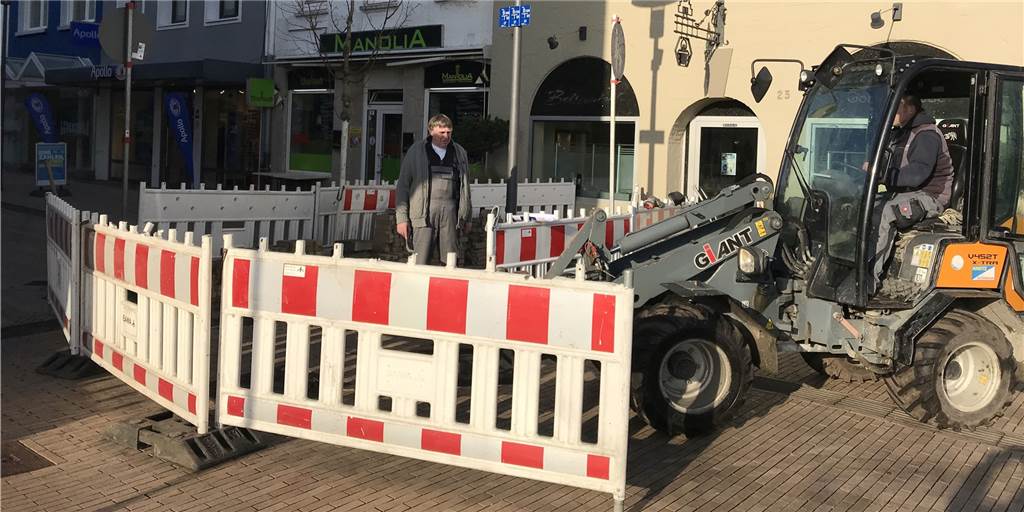 Fußgängerzone Dorsten: Herz der Hochsicherheitspoller nun im Bau Am Eingang zur Fußgängerzone an Ostwall/obere Recklinghäuser Straße haben die Arbeiten zum Einbau der Hochsicherheits-Polleranlage begonnen.