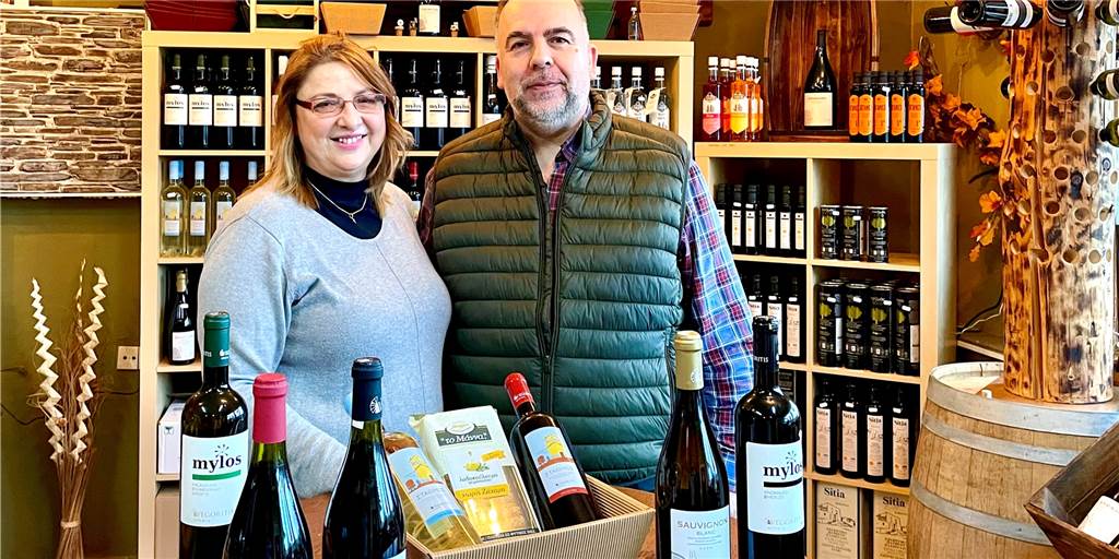 Neues Delikatessengeschäft in Hörde verkauft nur Wein vom eigenen Weinberg Keti Sakka-Boskos und Thomas Boskos betreiben Vegoritis in der Niederhofener Straße direkt an der Goymark.