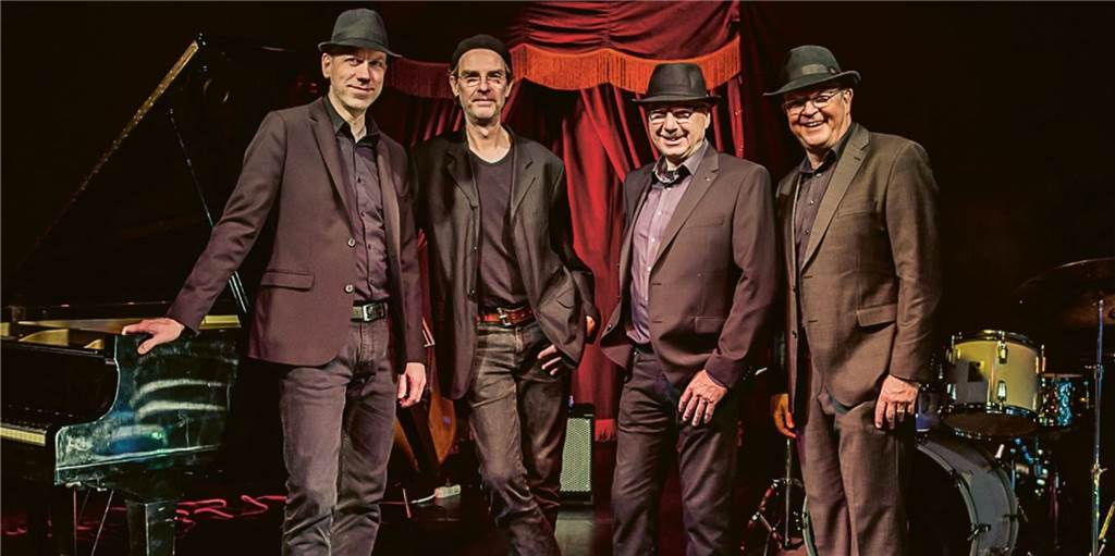 Mit viel Abstand: KuK lädt zum Konzert im Musikstil von Roger Cicero Auf Einladung des KuK kommt die Band Roger am Samstag (15. Januar) nach Olfen und spielt in der Stadthalle ein Konzert.