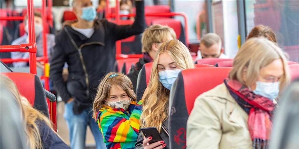 Auf den Bus umsteigen und kräftig sparen - neues Abo, viel mehr Service Mit neuen Abo-Angeboten wollen die Regionalverkehr Münsterland und weitere Beteiligte mehr Menschen zum Umstieg auf den Bus begeistern.